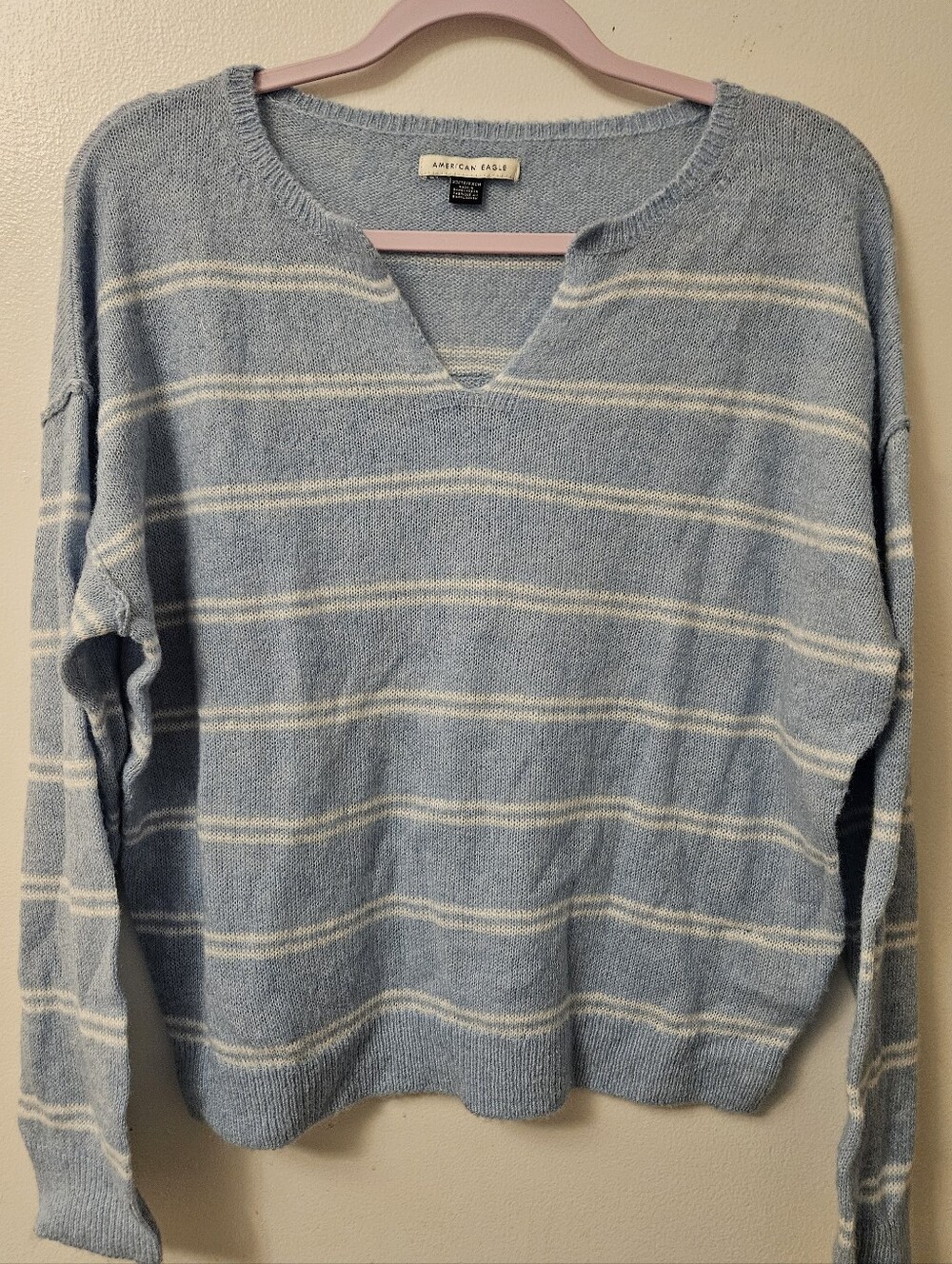 American Eagle NWOT Light Blue & White Striped V-Neck Lightweight Sweater